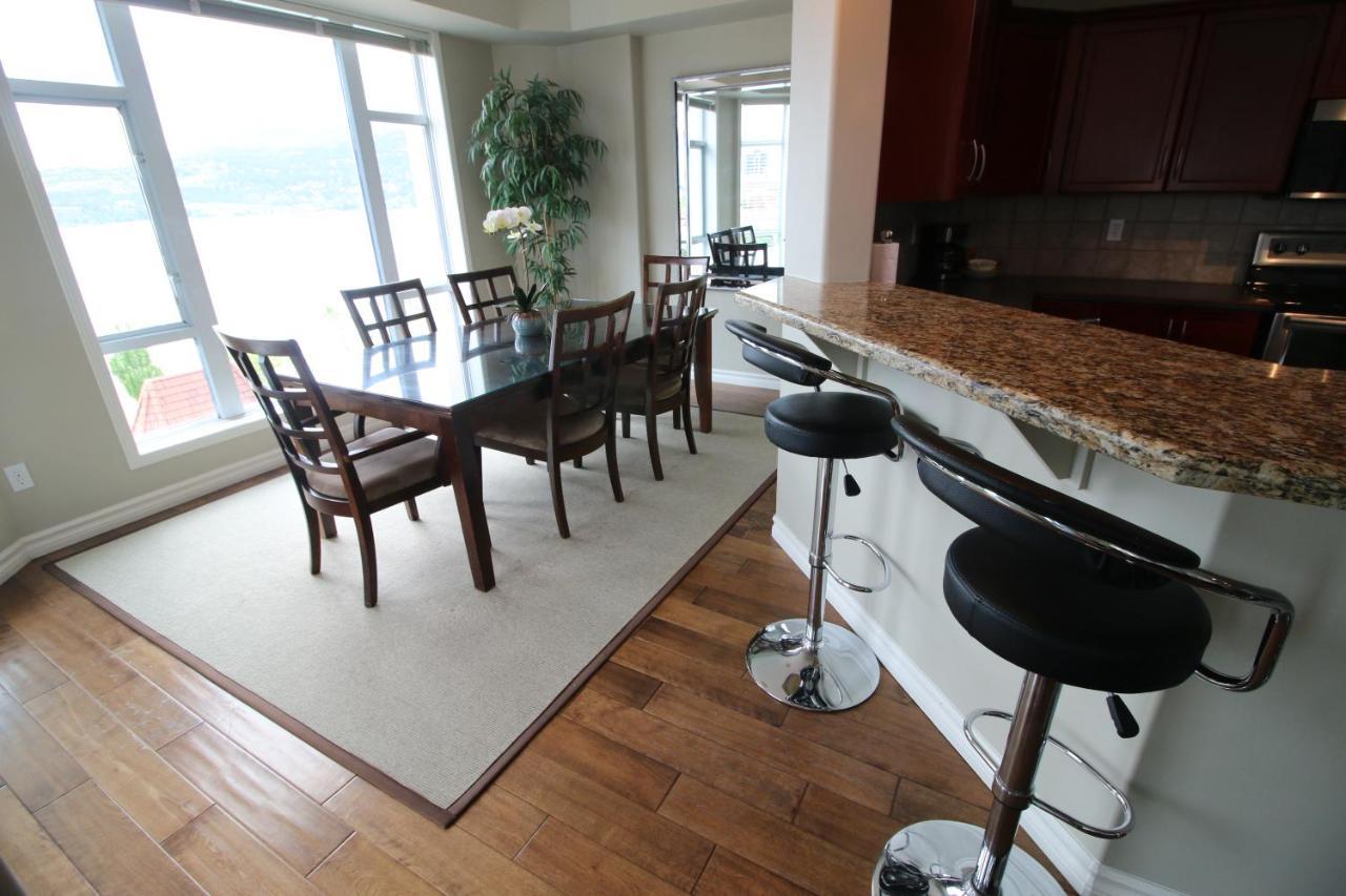 Sunset Waterfront Resort By Discover Kelowna Resort Accommodations Exterior photo