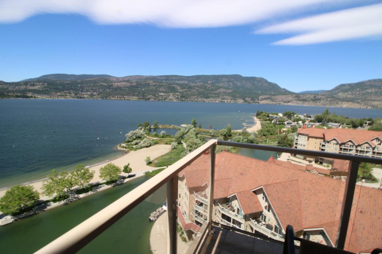 Sunset Waterfront Resort By Discover Kelowna Resort Accommodations Exterior photo